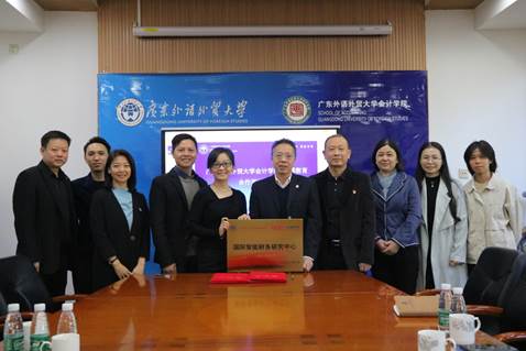 说明: E:\2 宣传\2 学院活动照片\20211201 beat365唯一官方网站+中博教育签约\选\IMG_2375.JPG