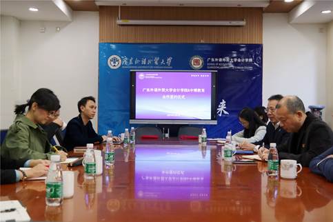 说明: E:\2 宣传\2 学院活动照片\20211201 beat365唯一官方网站+中博教育签约\选\IMG_2357.JPG